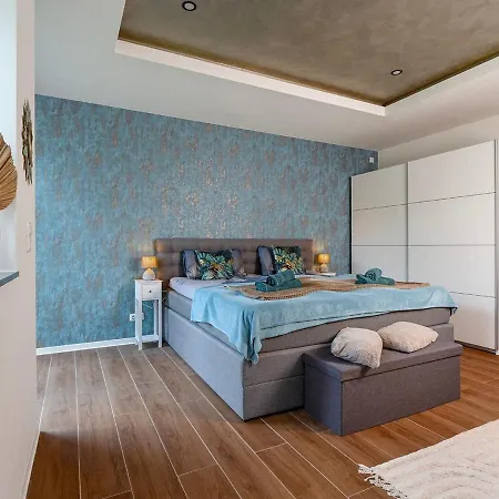 Daire Elegante Ferienwohnung Mit Stil Neukieritzsch