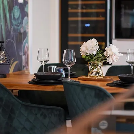 Daire Elegante Ferienwohnung Mit Stil Neukieritzsch