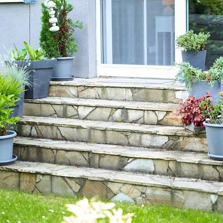 Elegante Ferienwohnung Mit Stil * Neukieritzsch